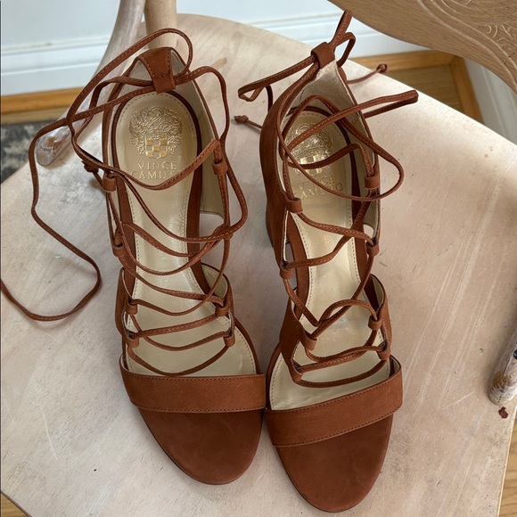 Vince Camuto 9.5 M women’s Brown Strappy Heeled Sandals VC-Wendell - Picture 2 of 5
